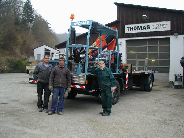 Personal der Fa. Thomas mit Thomaswagen.